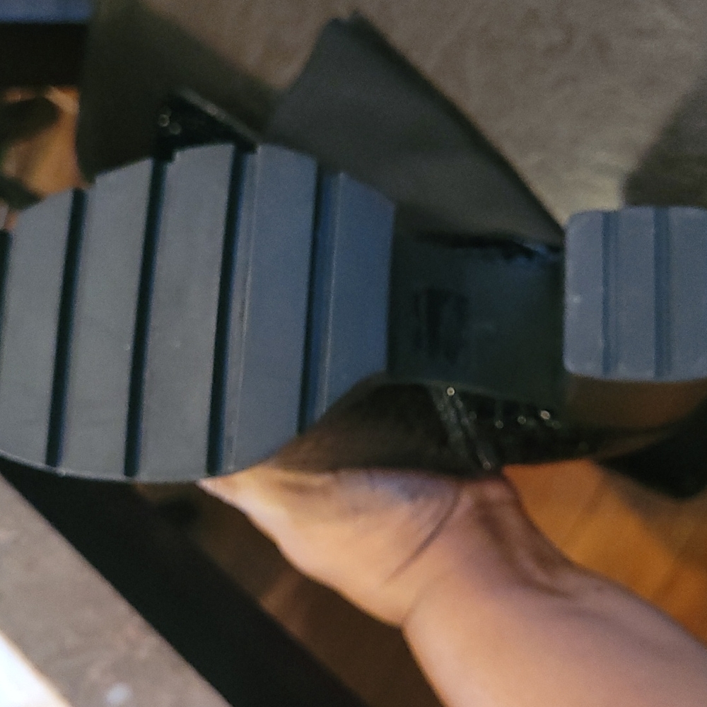 Boot - Picture 5 of 5